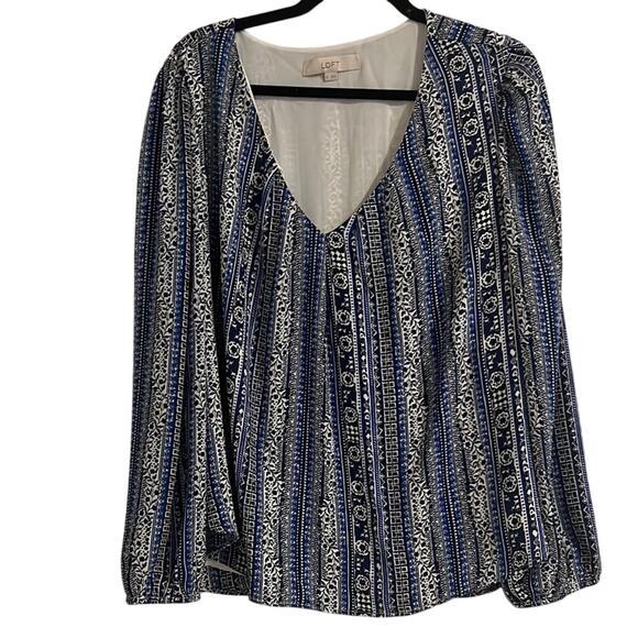 LOFT Tops - LOFT Women's Blue and White‎ Patterned Top Blouse - Size XL